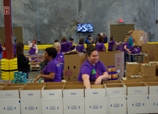 Team Members from Universal Orlando Resort volunteer in the community